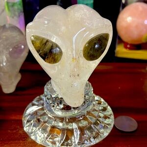 Clear Quartz Alien Head with Labradorite Eyes 15oz